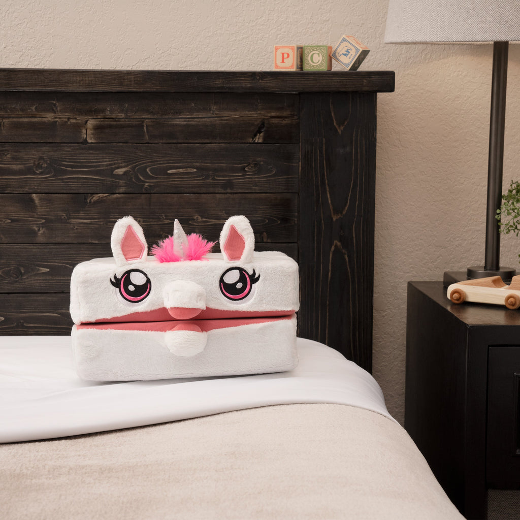 Pillow Cub Cube, unicorn design on bed